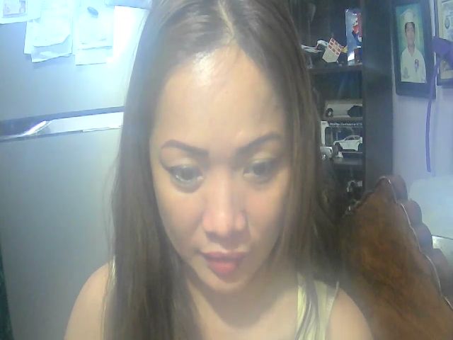 Live sex webcam photo for Annie_19 #272400228