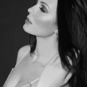Live sex webcam photo for Annie_Amy #278195979