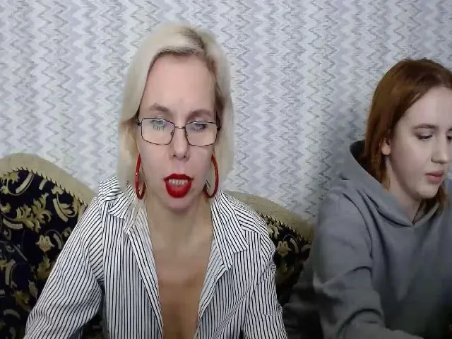 Live sex webcam photo for Annie_Roses #271981245
