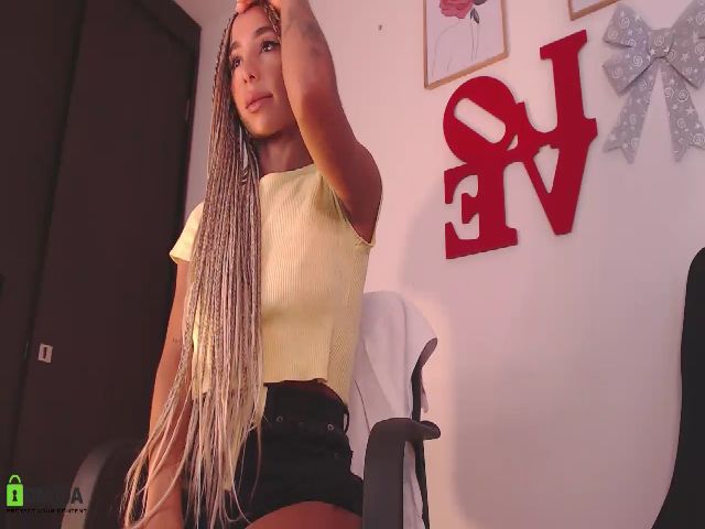 Live sex webcam photo for Annie_es #272424263