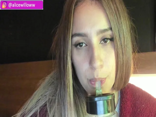 Live sex webcam photo for Annieekatt #272324473