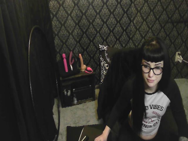 Live sex webcam photo for AnnoxK #272602919