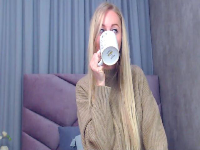 Live sex webcam photo for Anntje #272487737
