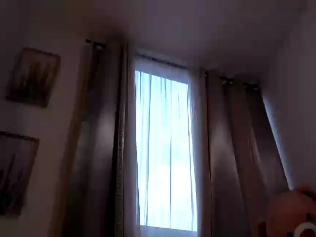 Live sex webcam photo for AnnySanz #273852184