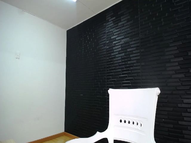 Live sex webcam photo for Anthonella_1 #272190360