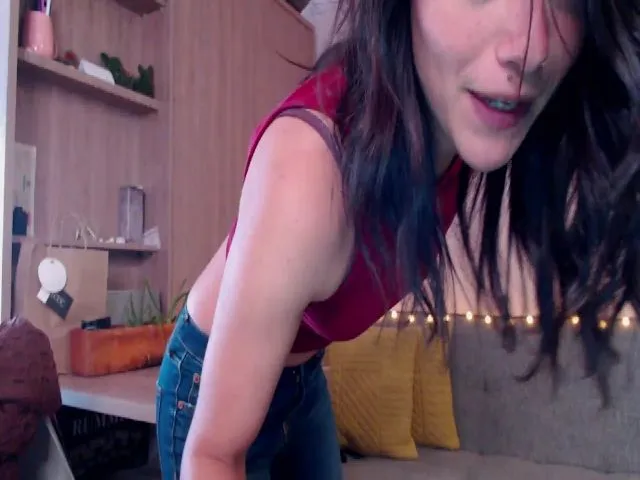 Live sex webcam photo for Antonella__ #273118207