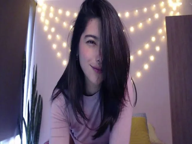 Live sex webcam photo for Antonella__ #274345706