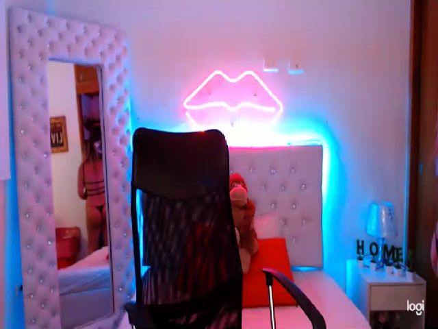 Live sex webcam photo for Antonella_lpz #272647460