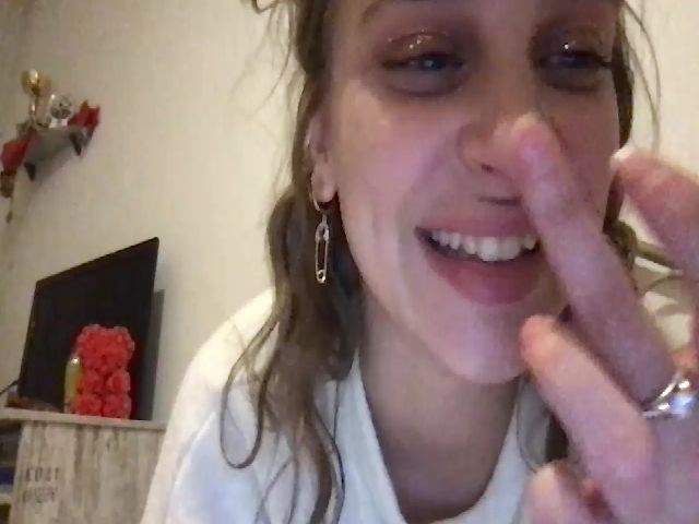 Live sex webcam photo for AnyaBabe #272972099