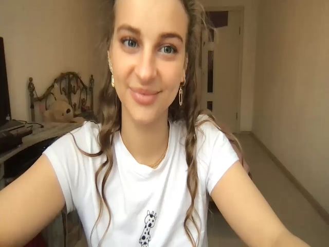 Live sex webcam photo for AnyaBabe #273000438