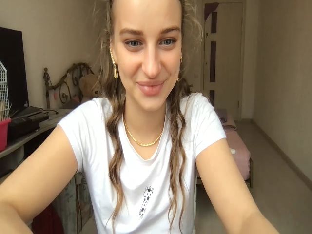 Live sex webcam photo for AnyaBabe #273001980