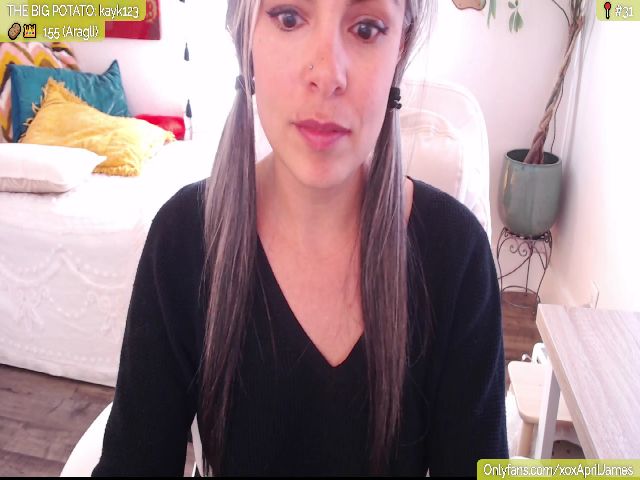 Live sex webcam photo for AprilJames #272945375