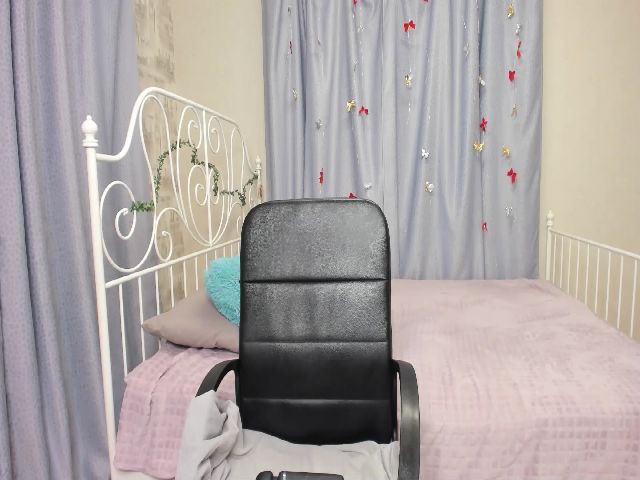 Live sex webcam photo for April_bb #272021830