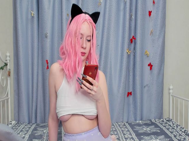 Live sex webcam photo for April_bb #272191778