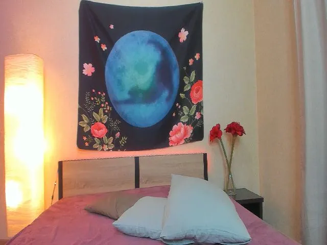 Live sex webcam photo for April_bb #272289143