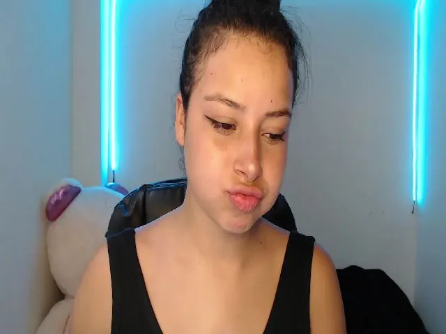 Live sex webcam photo for Aqua_emilly #273143109