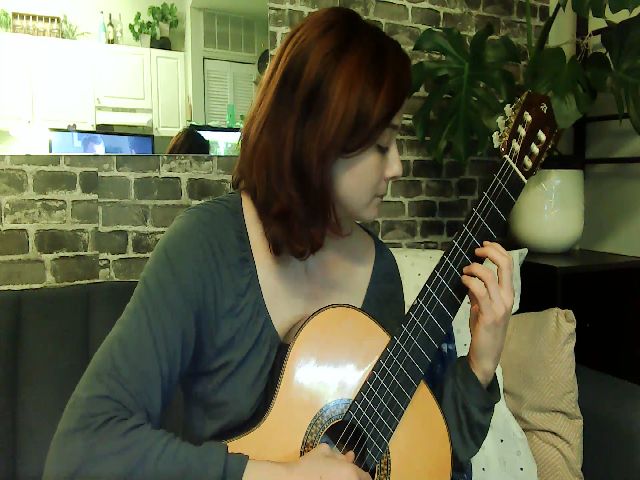 Live sex webcam photo for AriaFields #272482928