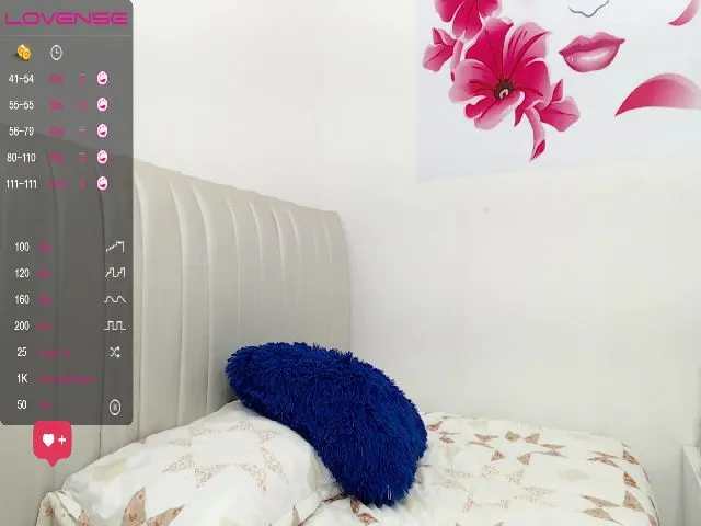 Live sex webcam photo for Aria_26 #271698581