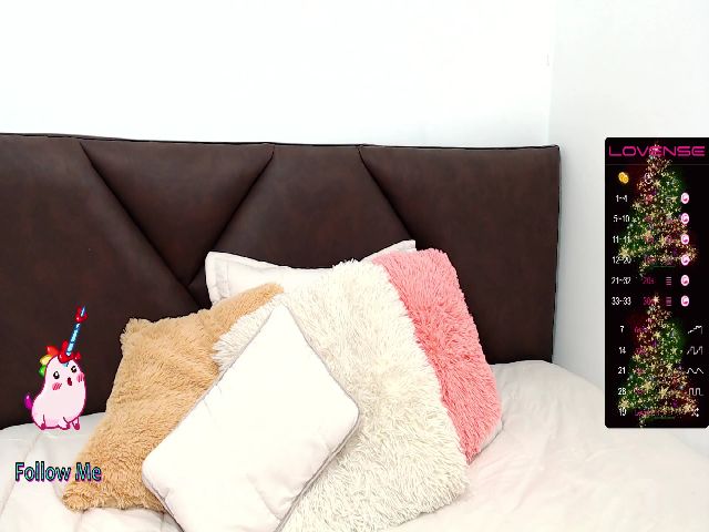 Live sex webcam photo for Aria_26 #271721071