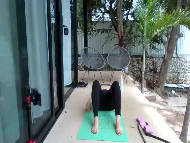 Live sex webcam photo for AriadneOliver #273814203