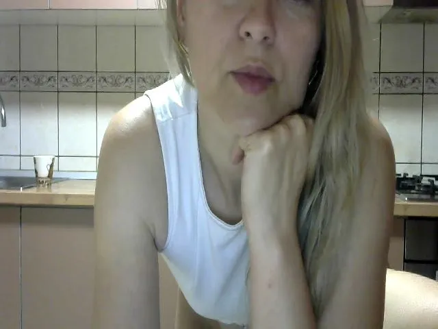 Live sex webcam photo for ArianaClody #273543609