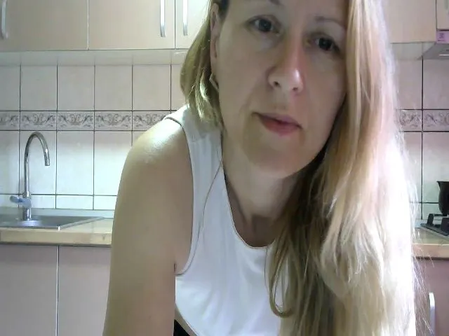 Live sex webcam photo for ArianaClody #273730334