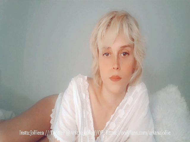 Live sex webcam photo for ArianaJoliie_ #271687639