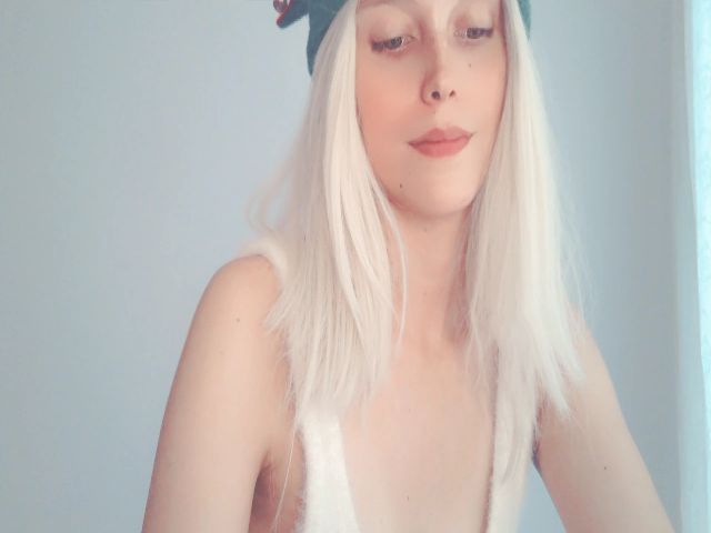 Live sex webcam photo for ArianaJoliie_ #271702292
