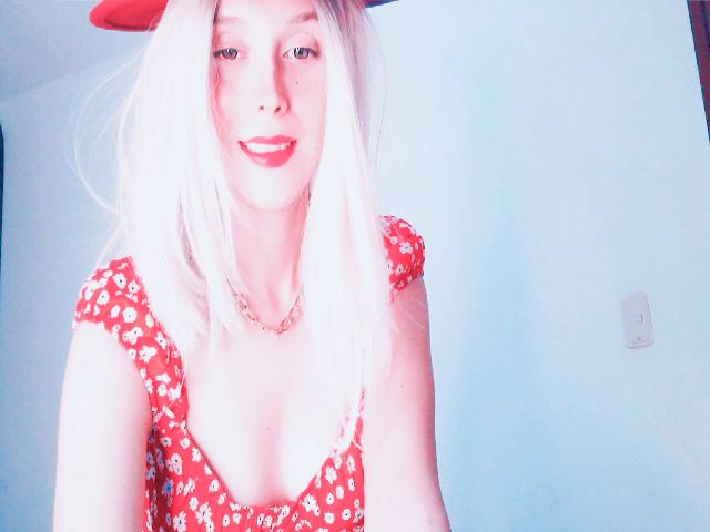 Live sex webcam photo for ArianaJoliie_ #271858023