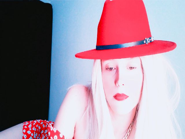 Live sex webcam photo for ArianaJoliie_ #271858833