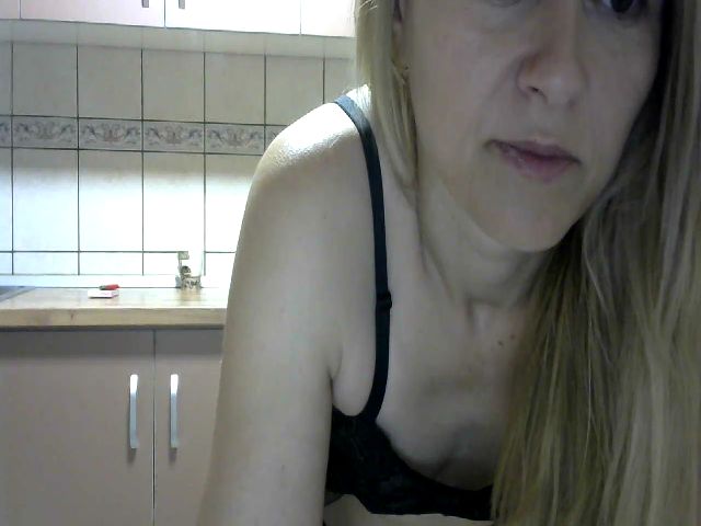 Live sex webcam photo for Ariana_92 #273331641