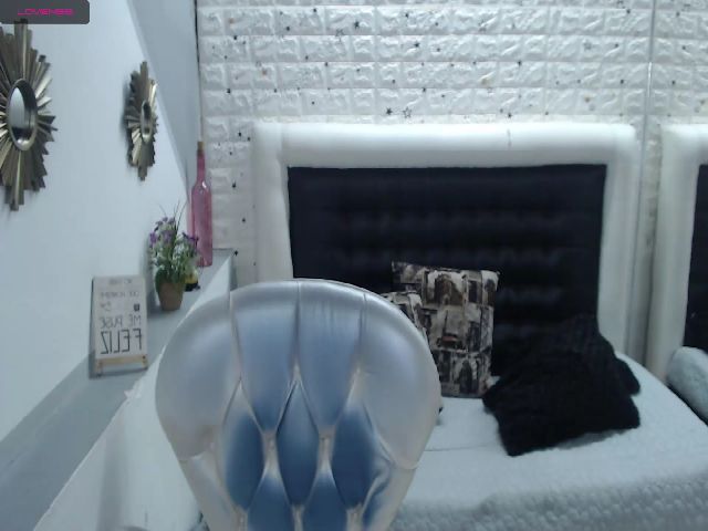 Live sex webcam photo for Arianatylerr #271777862