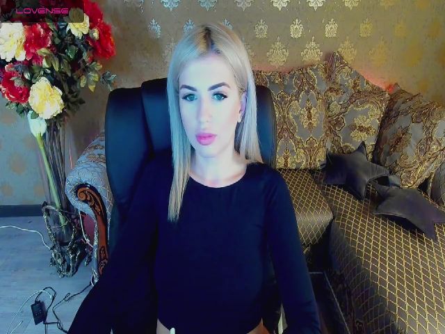 Live sex webcam photo for ArielAniston #271925138