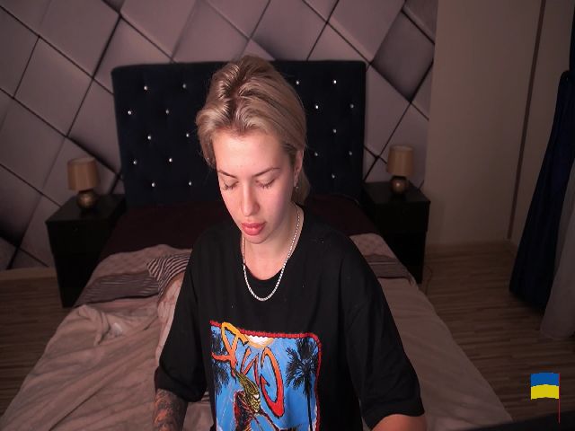 Live sex webcam photo for ArielAniston #273438667