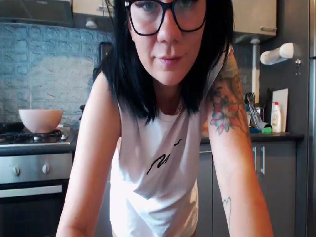 Live sex webcam photo for Ariellehotty #273512476