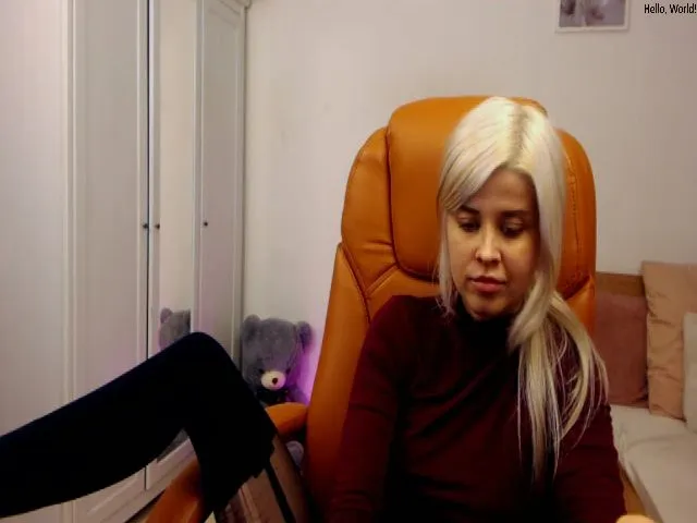 Live sex webcam photo for Arya_Jolie #271754124