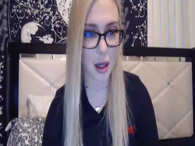 Live sex webcam photo for AshleyMarina #272211861