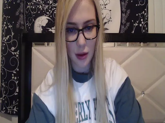 Live sex webcam photo for AshleyMarina #272302972