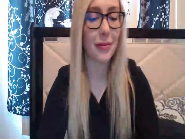 Live sex webcam photo for AshleyMarina #272335518