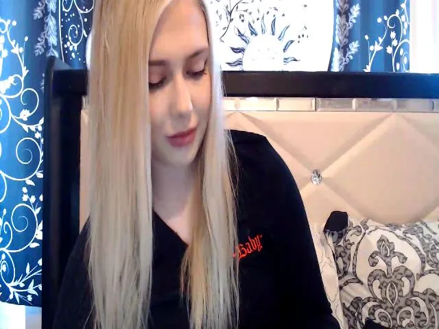 Live sex webcam photo for AshleyMarina #272377048
