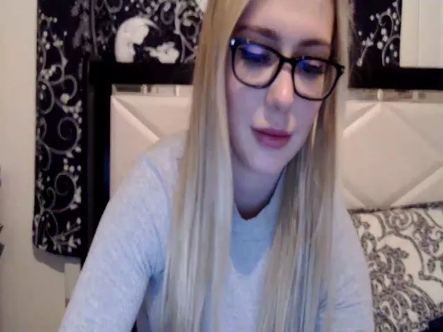Live sex webcam photo for AshleyMarina #272495445