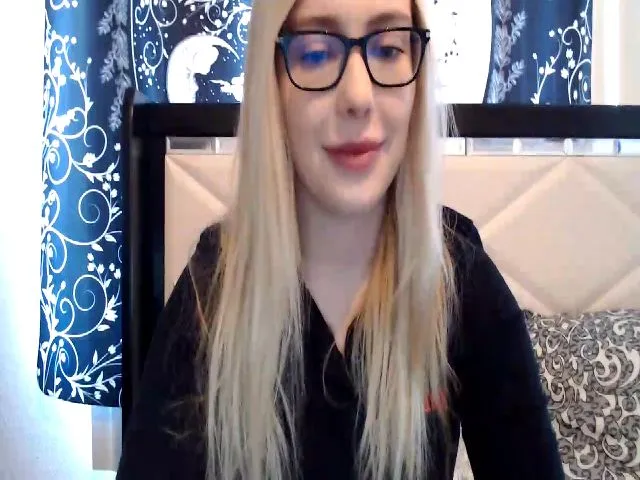 Live sex webcam photo for AshleyMarina #272556417