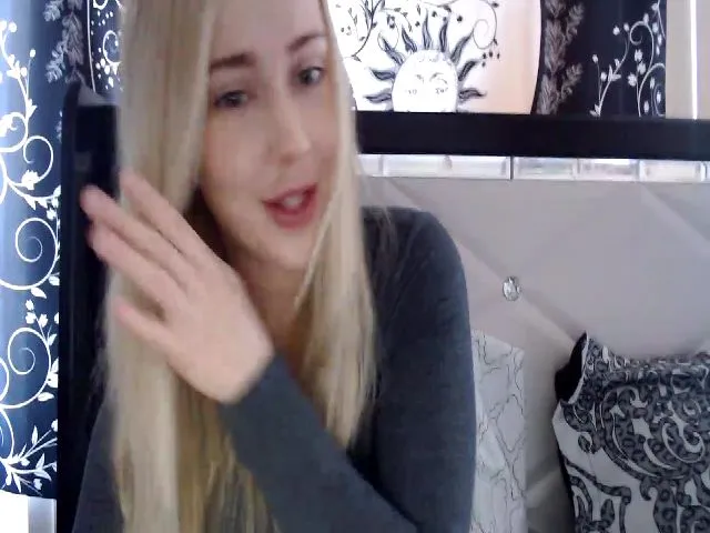 Live sex webcam photo for AshleyMarina #272597612