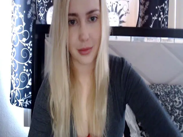 Live sex webcam photo for AshleyMarina #272597948