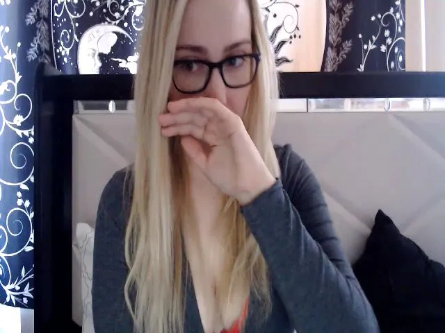 Live sex webcam photo for AshleyMarina #272600037