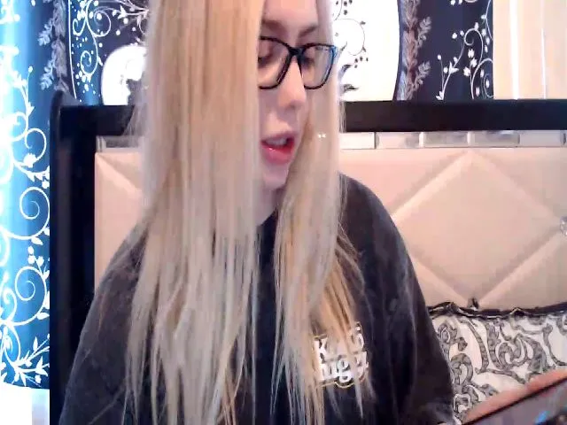 Live sex webcam photo for AshleyMarina #272635165