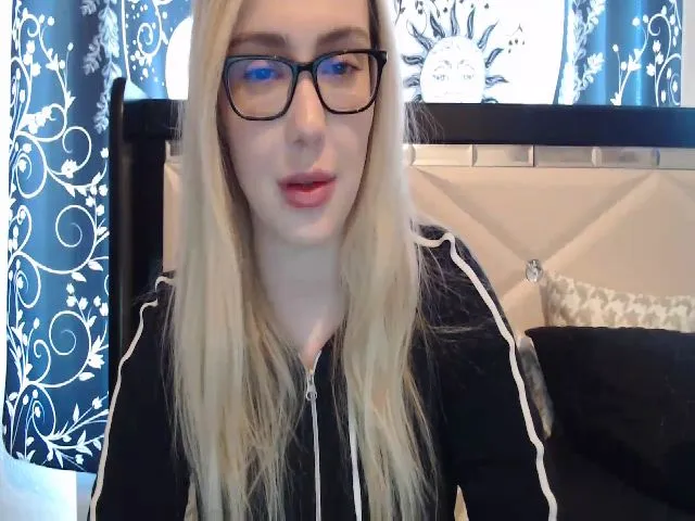 Live sex webcam photo for AshleyMarina #273413782