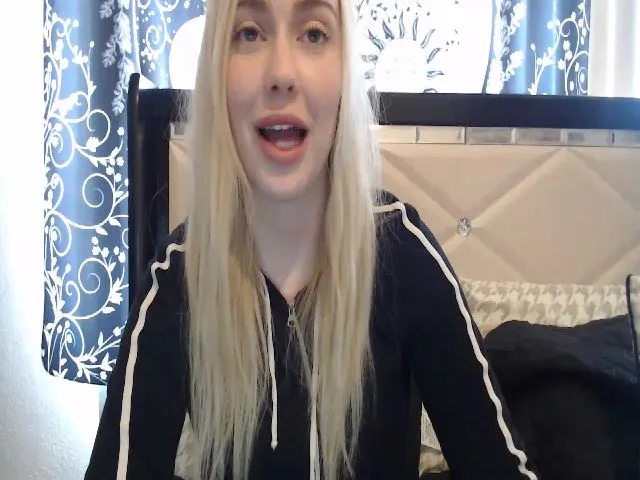 Live sex webcam photo for AshleyMarina #273420951