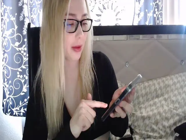 Live sex webcam photo for AshleyMarina #273430673
