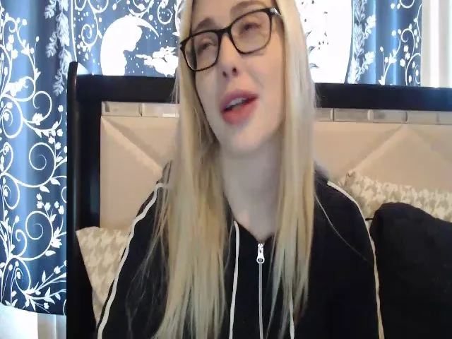 Live sex webcam photo for AshleyMarina #273682926